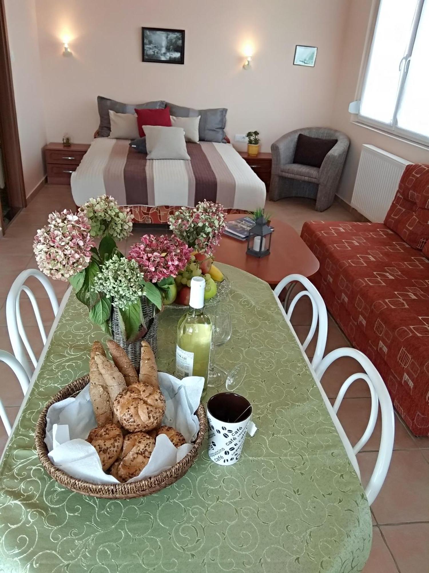Bük Yellow Apartmanhaz מראה חיצוני תמונה