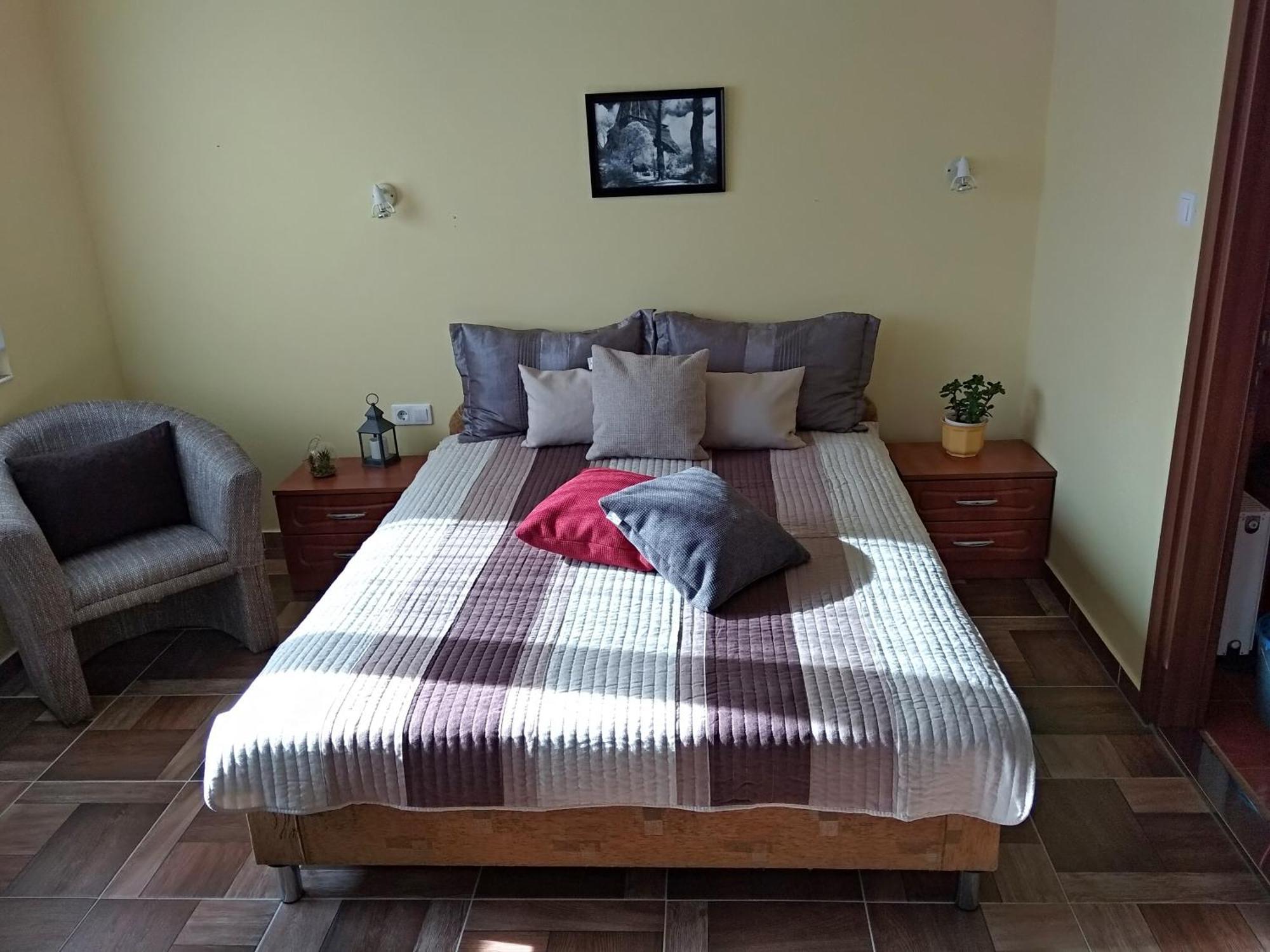 Bük Yellow Apartmanhaz מראה חיצוני תמונה