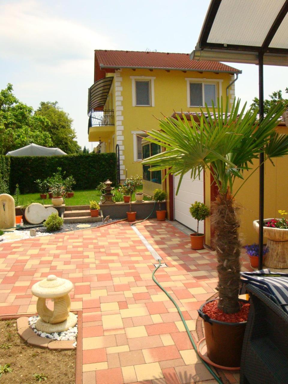 Bük Yellow Apartmanhaz מראה חיצוני תמונה
