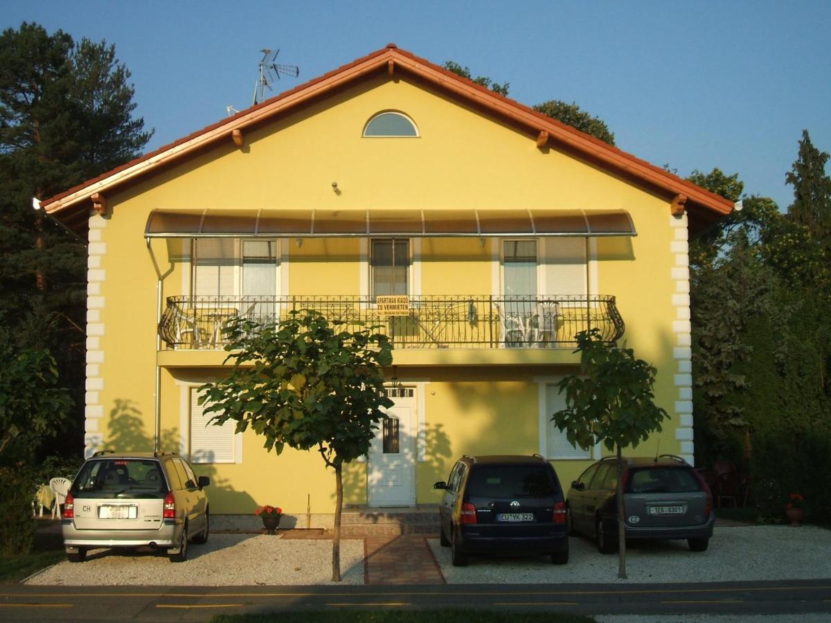 Bük Yellow Apartmanhaz מראה חיצוני תמונה