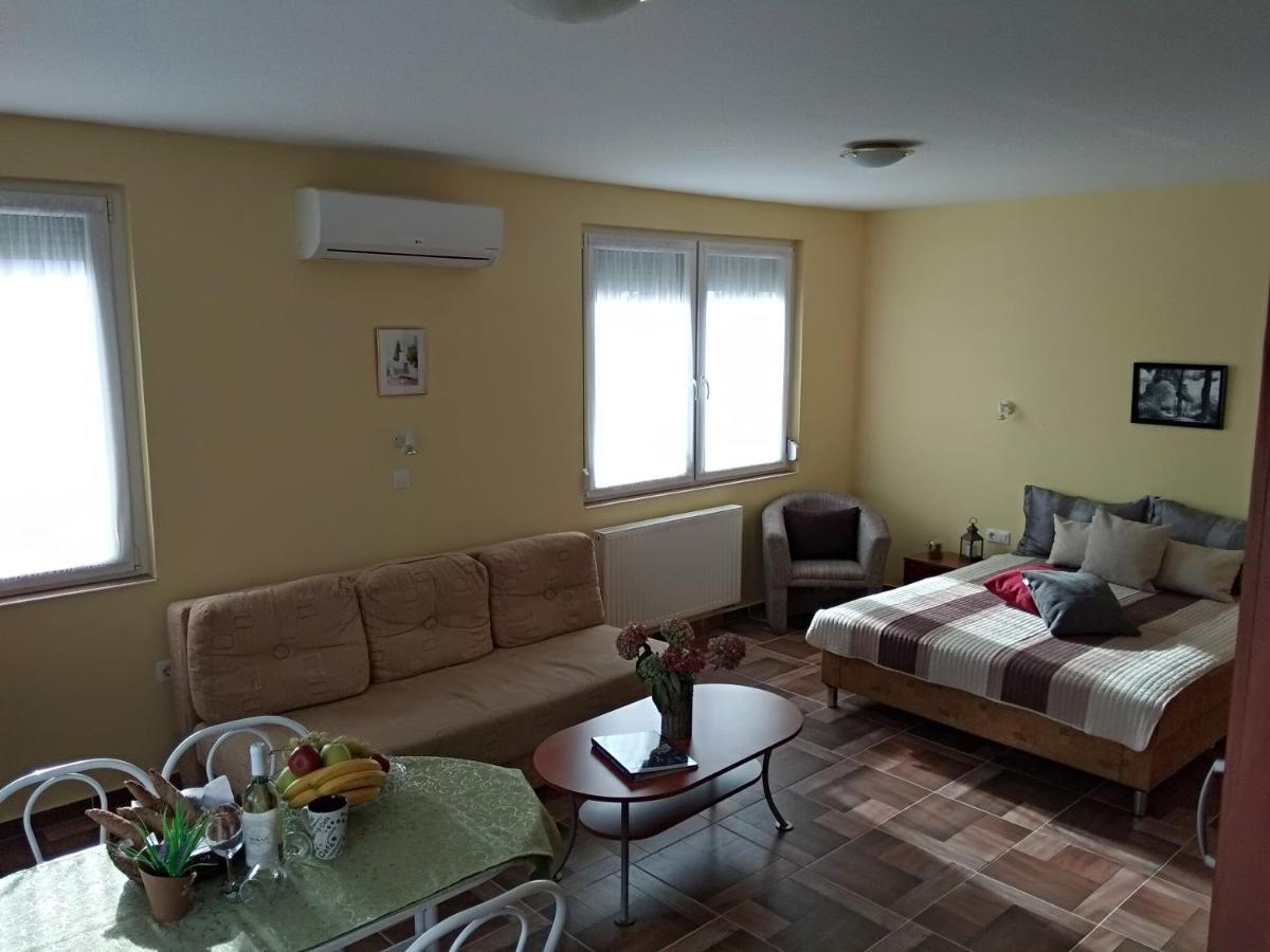 Bük Yellow Apartmanhaz מראה חיצוני תמונה