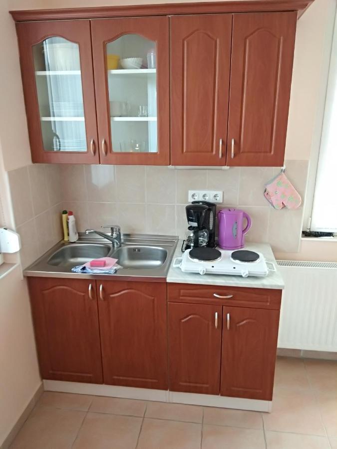 Bük Yellow Apartmanhaz מראה חיצוני תמונה